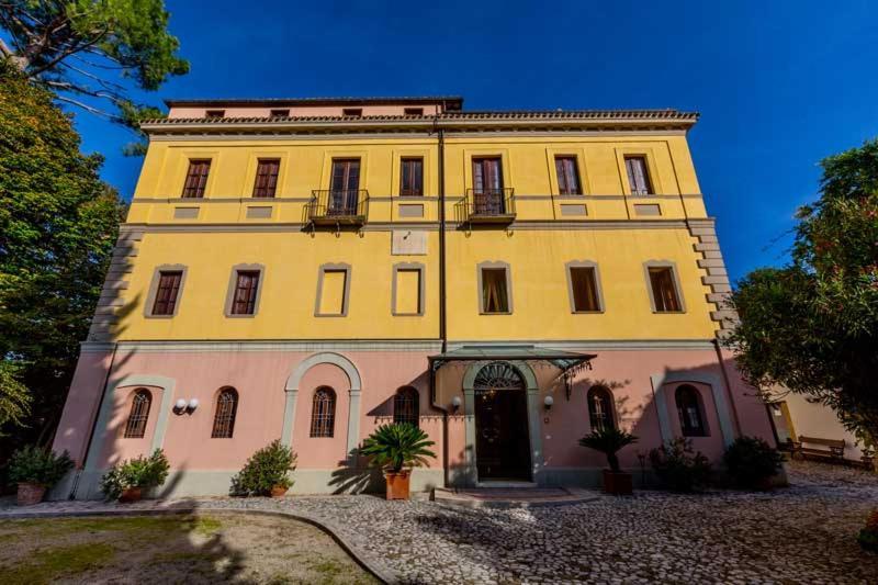 Hotel Corte Dei Tini Teramo Exterior photo